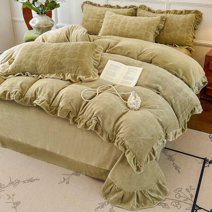 91家纺网 家纺一手货源 找家纺 野合家纺 2025新款法式A类雕花牛奶绒韩版公主风四件套床盖款床单款床笠款 山茶花-秋黄