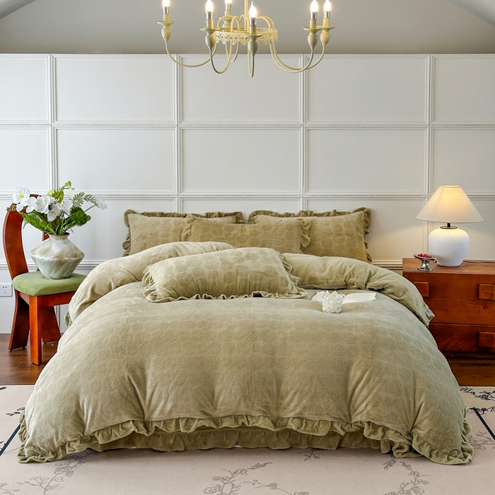 91家纺网 家纺一手货源 找家纺 野合家纺 2025新款法式A类雕花牛奶绒韩版公主风四件套床盖款床单款床笠款 山茶花-秋黄