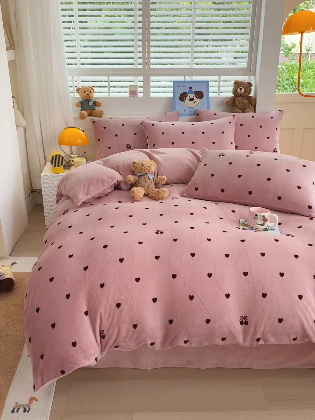 91家纺网 家纺一手货源 找家纺 悦织湾家纺 2025新款高克重牛奶绒印花四件套床单床笠轻奢时尚床上用品三四件套被套 爱心小樱桃