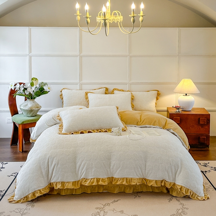 91家纺网 家纺一手货源 找家纺 野合家纺 2025新款法式A类雕花牛奶绒韩版公主风四件套床盖款床单款床笠款 山茶花-象牙白