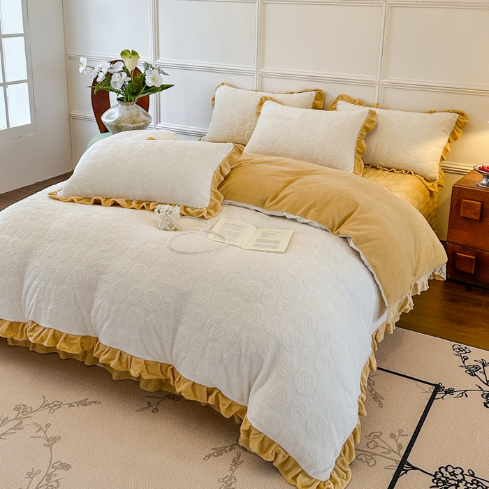 91家纺网 家纺一手货源 找家纺 野合家纺 2025新款法式A类雕花牛奶绒韩版公主风四件套床盖款床单款床笠款 山茶花-象牙白