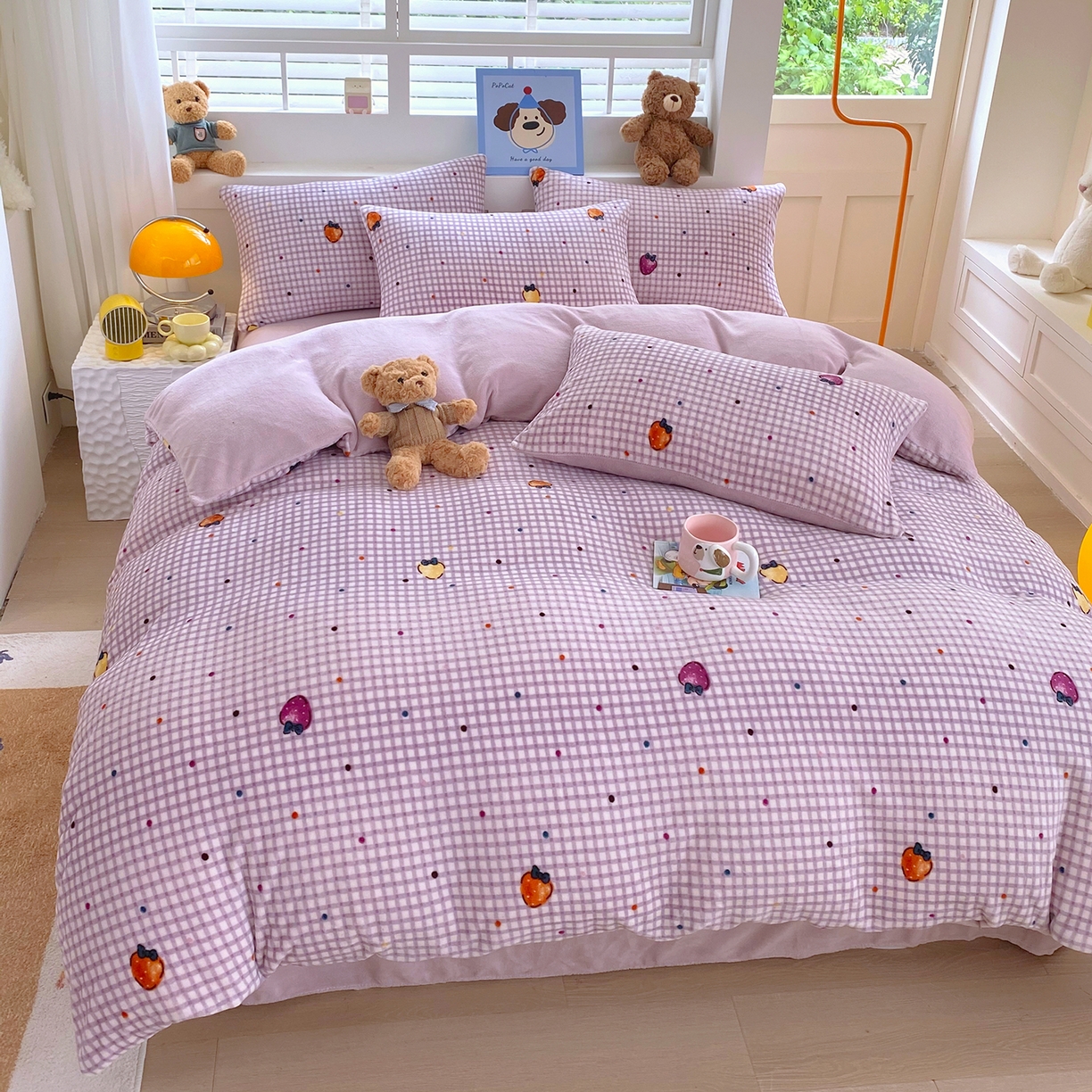 91家纺网 家纺一手货源 找家纺 悦织湾家纺 2025新款高克重牛奶绒印花四件套床单床笠轻奢时尚床上用品三四件套被套 彩色草莓