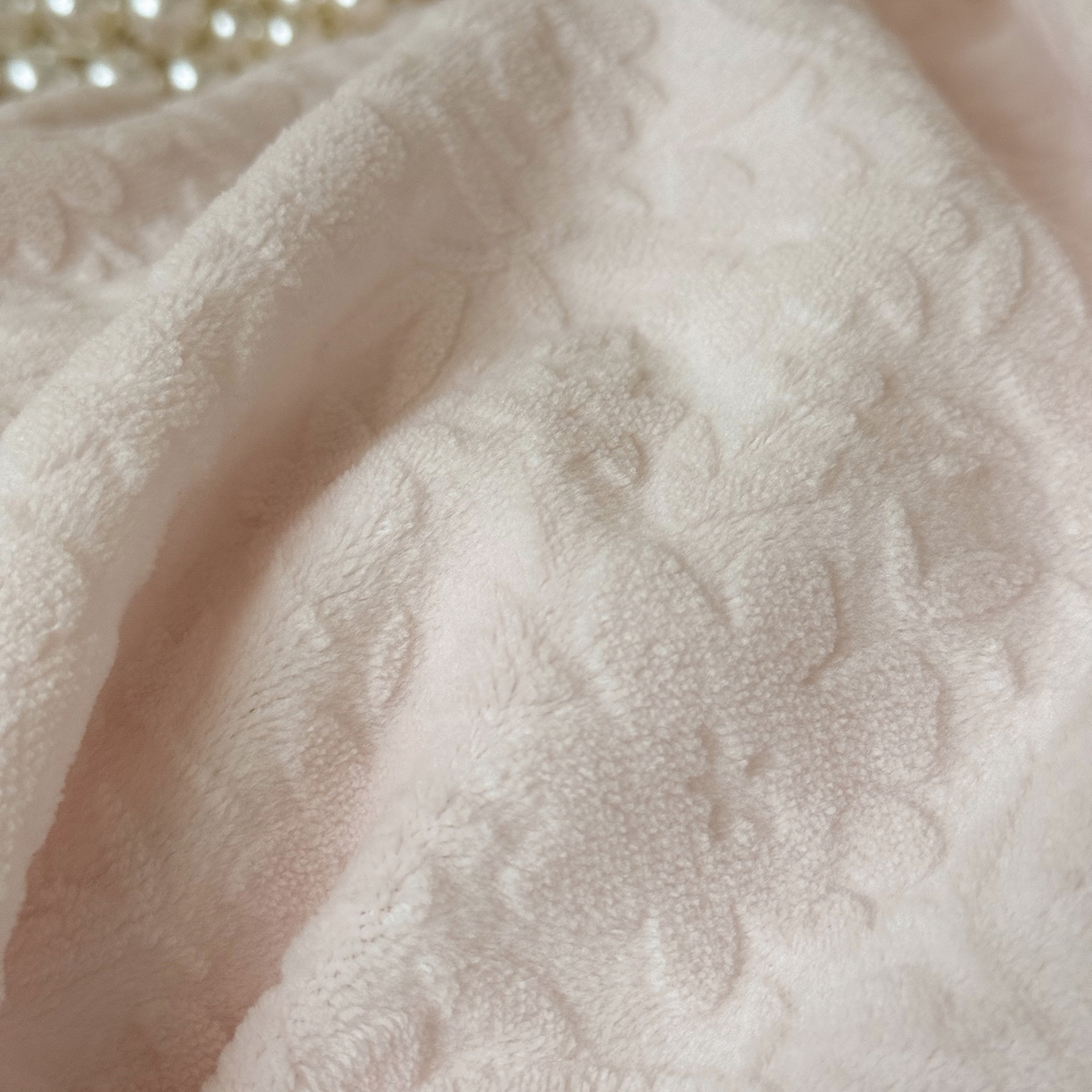 91家纺网 家纺一手货源 找家纺 （总）鹿班家居 2025新款冬季高克重牛奶绒立体雕花系列四件套-山月不知（标准会员-10元）