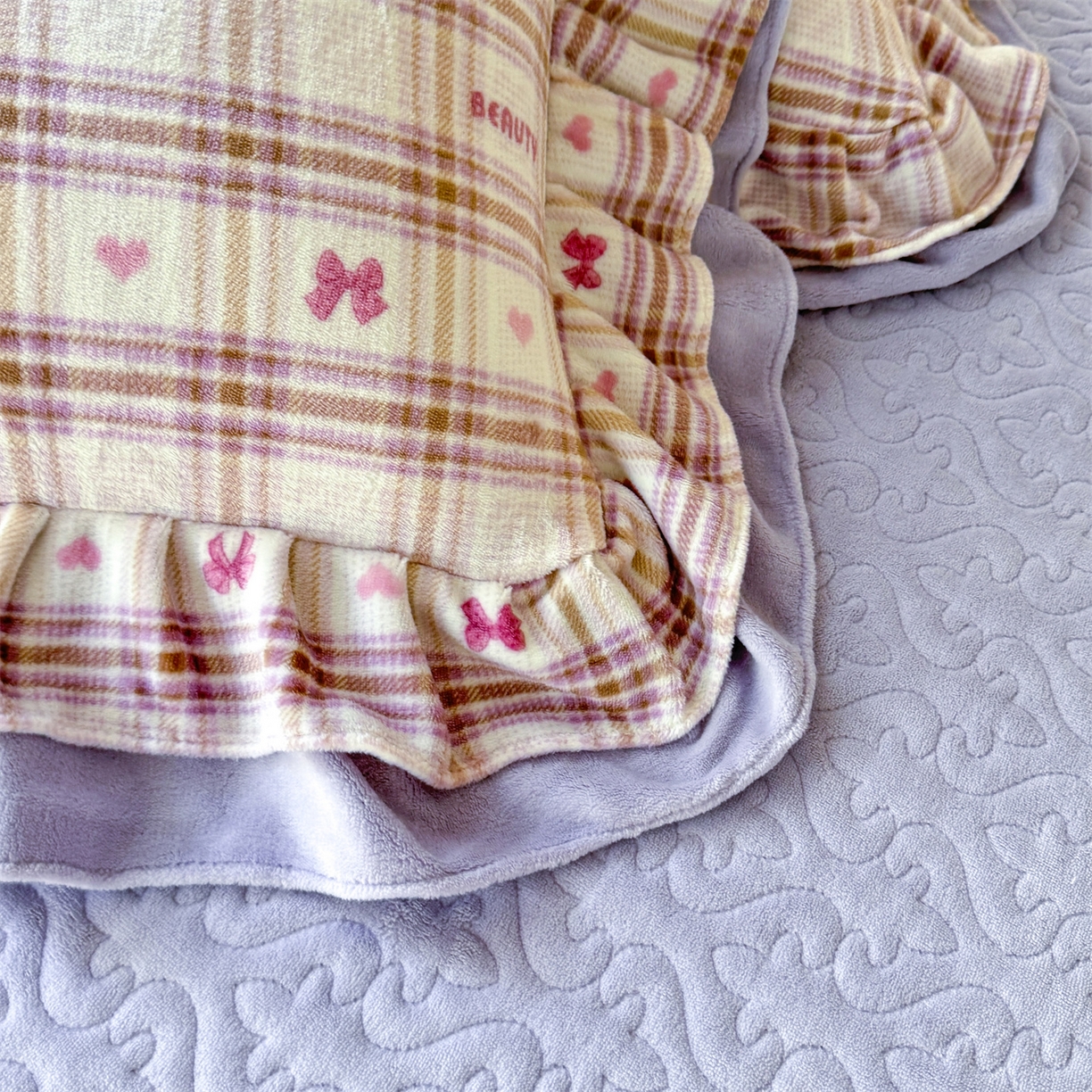 91家纺网 家纺一手货源 找家纺 绒棉世家 2025秋冬新款A类加厚牛奶绒花边床盖款床裙四件套（特殊尺寸床笠另外+10元） 洛莉