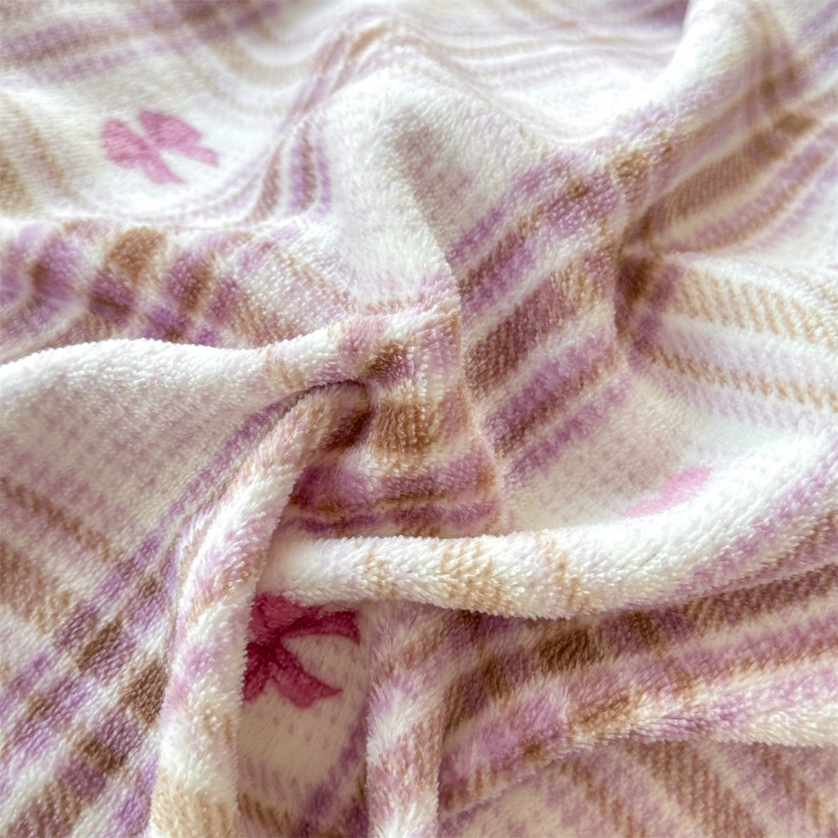 91家纺网 家纺一手货源 找家纺 绒棉世家 2025秋冬新款A类加厚牛奶绒花边床盖款床裙四件套（特殊尺寸床笠另外+10元） 洛莉