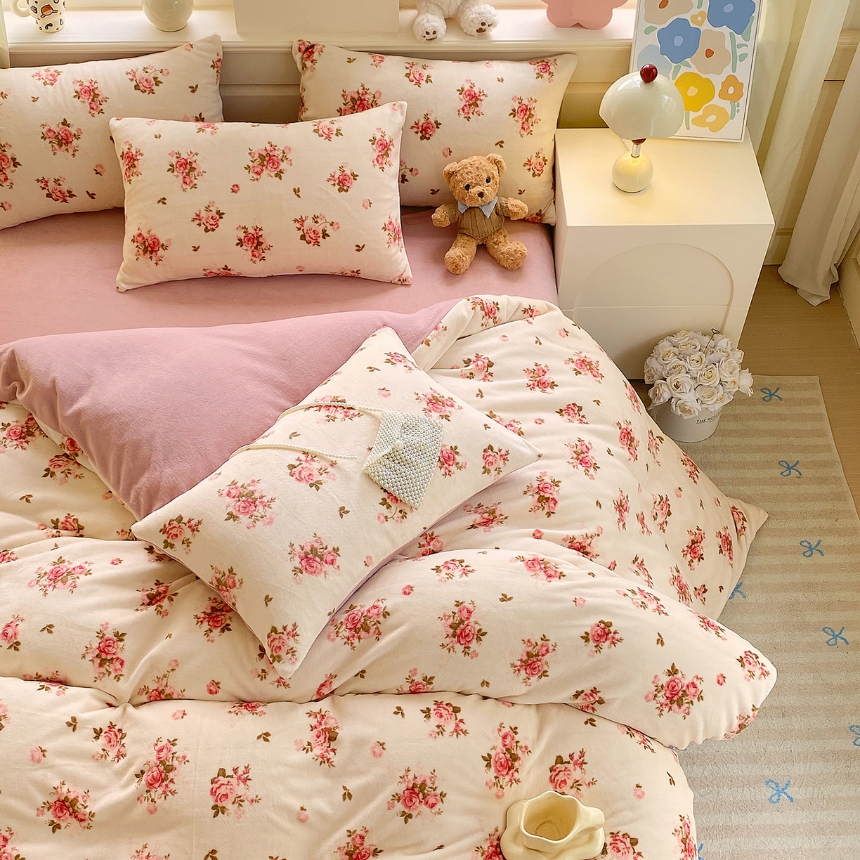 91家纺网 家纺一手货源 找家纺 悦织湾家纺 2025新款高克重牛奶绒印花四件套床单床笠轻奢时尚床上用品三四件套被套 花仙子