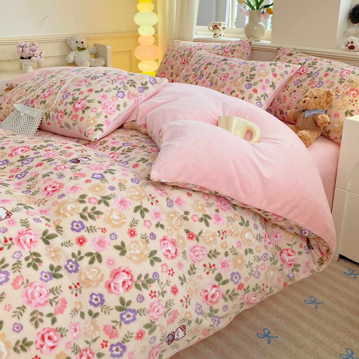 91家纺网 家纺一手货源 找家纺 悦织湾家纺 2025新款高克重牛奶绒印花四件套床单床笠轻奢时尚床上用品三四件套被套 花园小猫