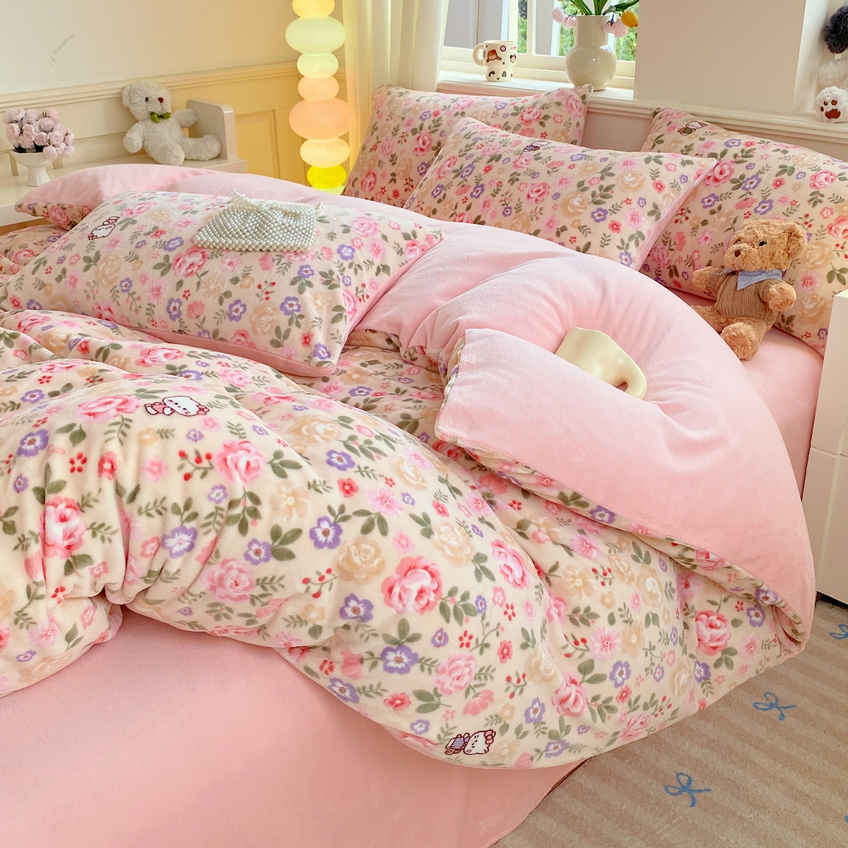 91家纺网 家纺一手货源 找家纺 悦织湾家纺 2025新款高克重牛奶绒印花四件套床单床笠轻奢时尚床上用品三四件套被套 花园小猫