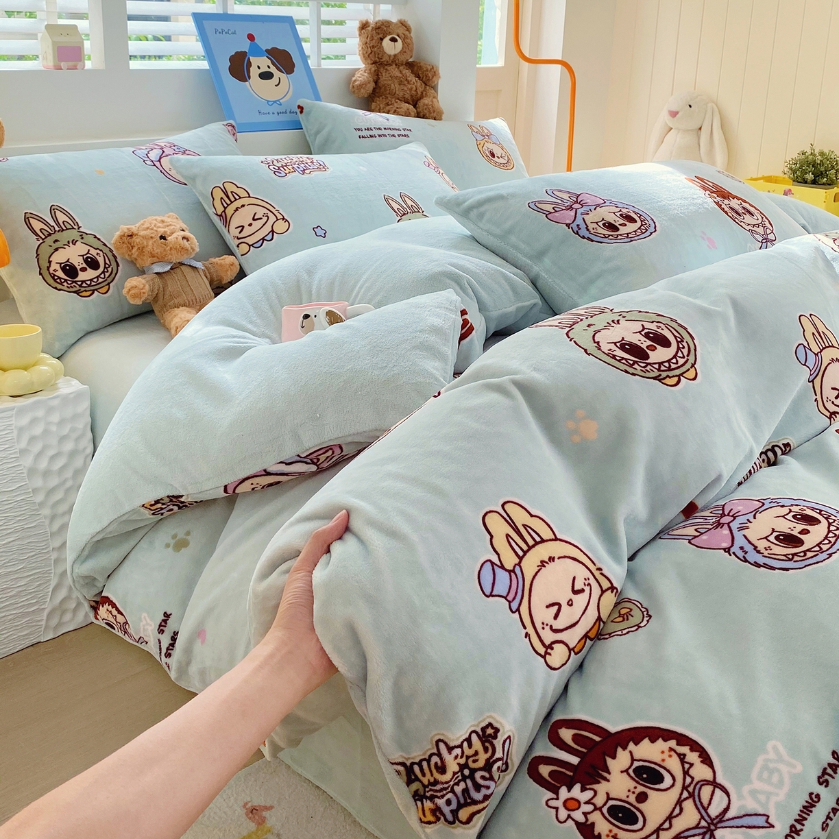 91家纺网 家纺一手货源 找家纺 悦织湾家纺 2025新款高克重牛奶绒印花四件套床单床笠轻奢时尚床上用品三四件套被套 拉布布