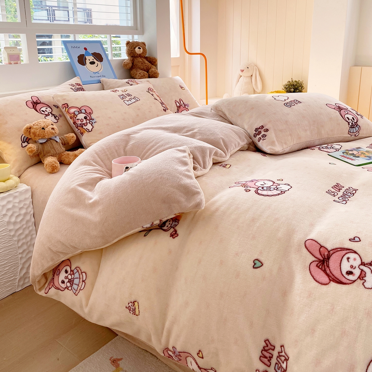 91家纺网 家纺一手货源 找家纺 悦织湾家纺 2025新款高克重牛奶绒印花四件套床单床笠轻奢时尚床上用品三四件套被套 美乐蒂