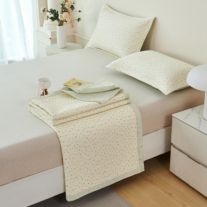 91家纺网 家纺一手货源 找家纺 2025新款13070双面全棉砂洗大直边床盖三件套四件套花仙子