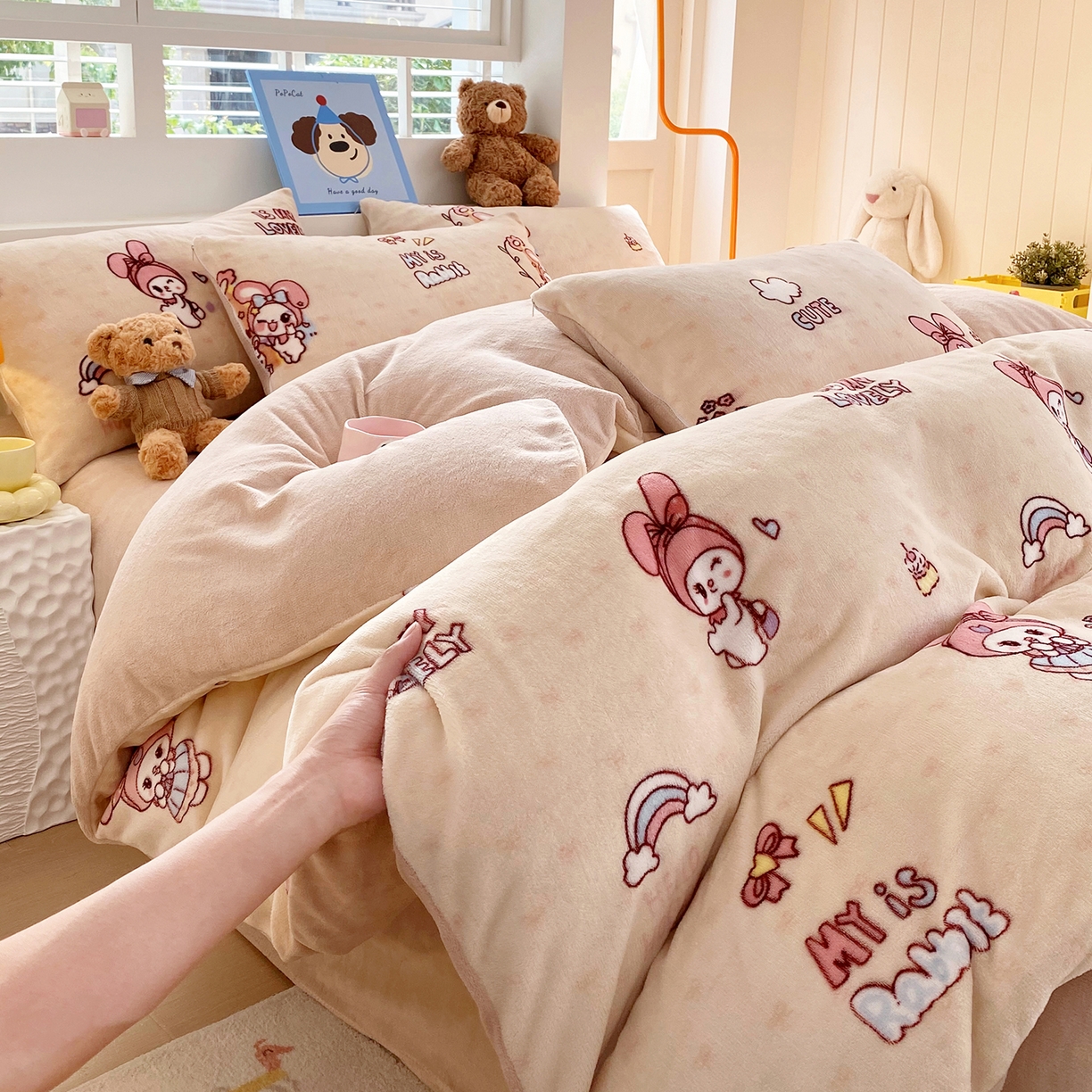 91家纺网 家纺一手货源 找家纺 悦织湾家纺 2025新款高克重牛奶绒印花四件套床单床笠轻奢时尚床上用品三四件套被套 美乐蒂