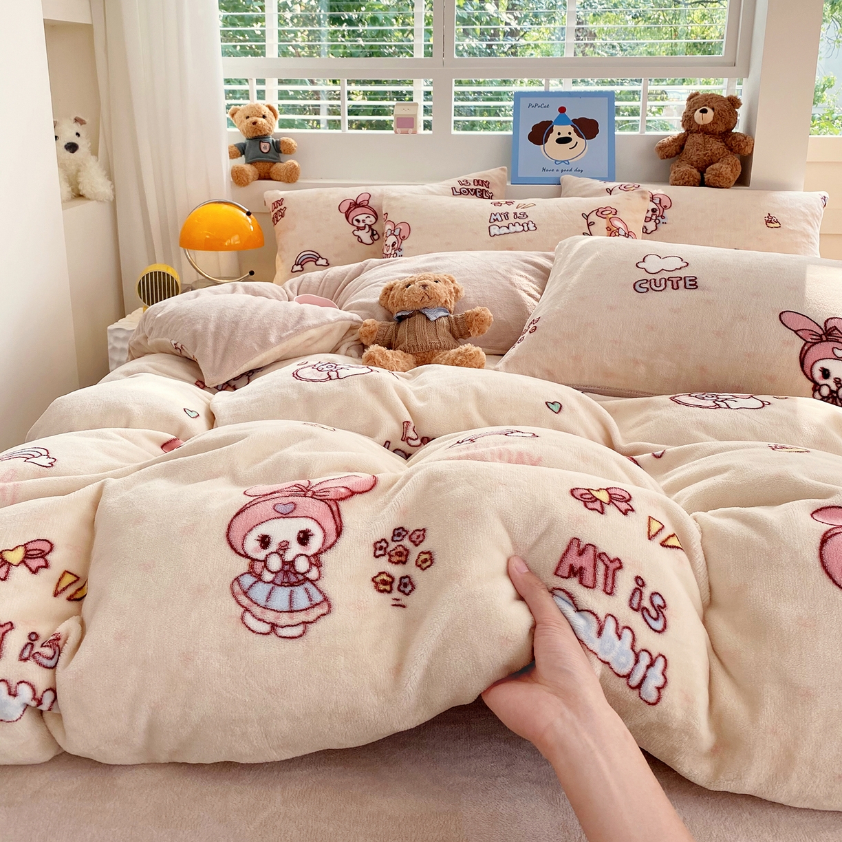 91家纺网 家纺一手货源 找家纺 悦织湾家纺 2025新款高克重牛奶绒印花四件套床单床笠轻奢时尚床上用品三四件套被套 美乐蒂