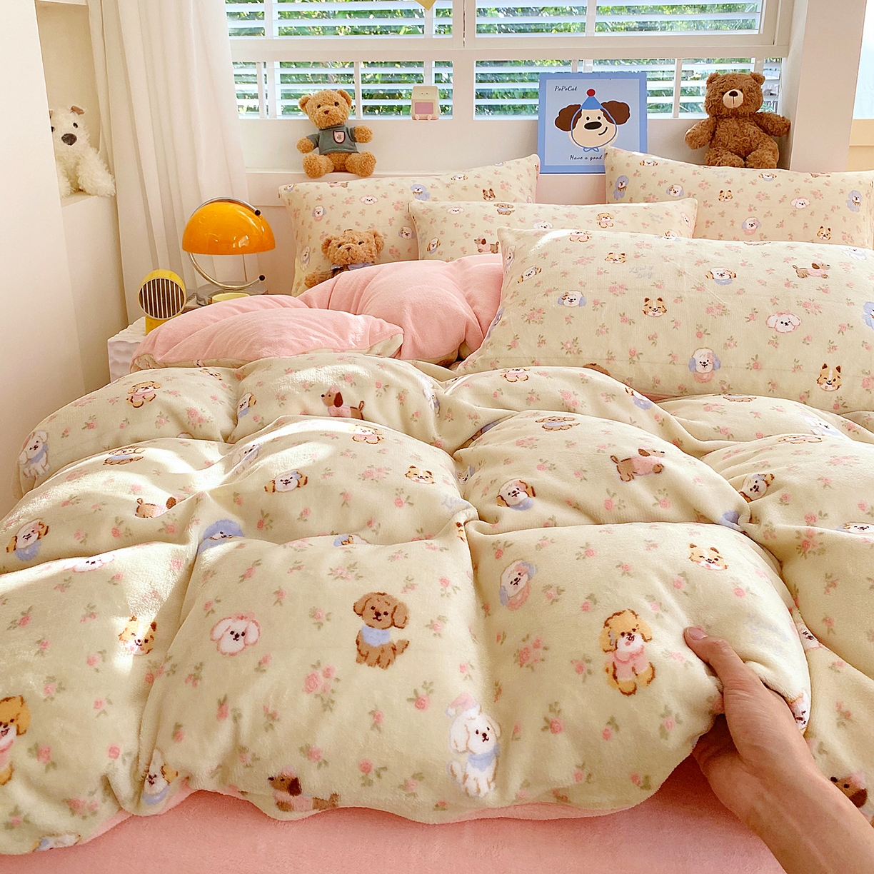 91家纺网 家纺一手货源 找家纺 悦织湾家纺 2025新款高克重牛奶绒印花四件套床单床笠轻奢时尚床上用品三四件套被套 迷你小狗