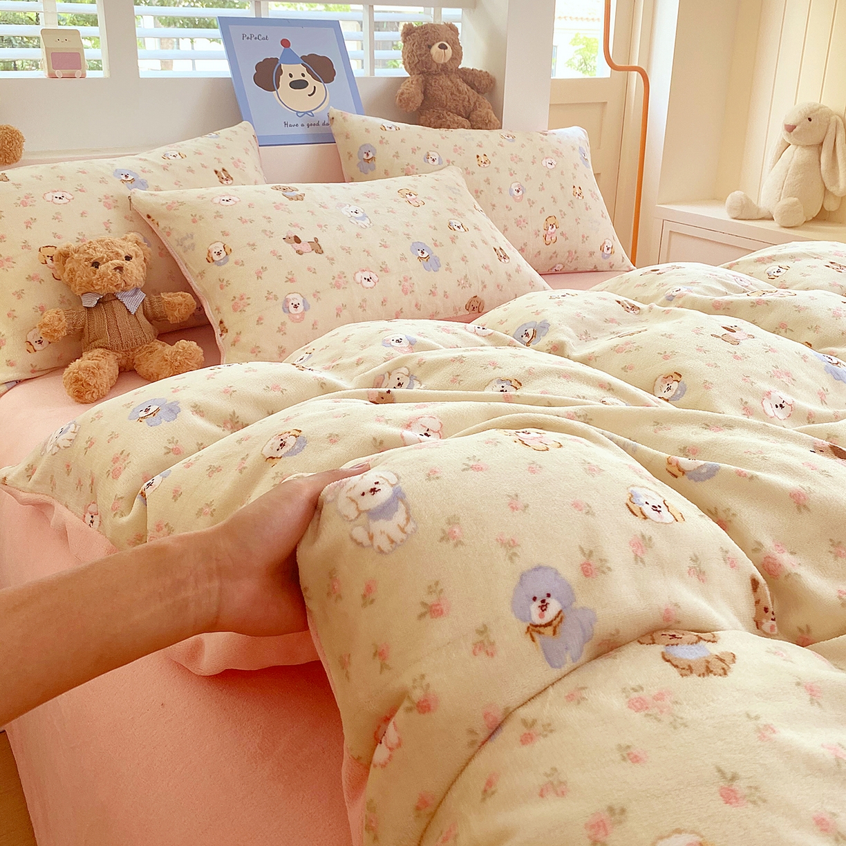 91家纺网 家纺一手货源 找家纺 悦织湾家纺 2025新款高克重牛奶绒印花四件套床单床笠轻奢时尚床上用品三四件套被套 迷你小狗