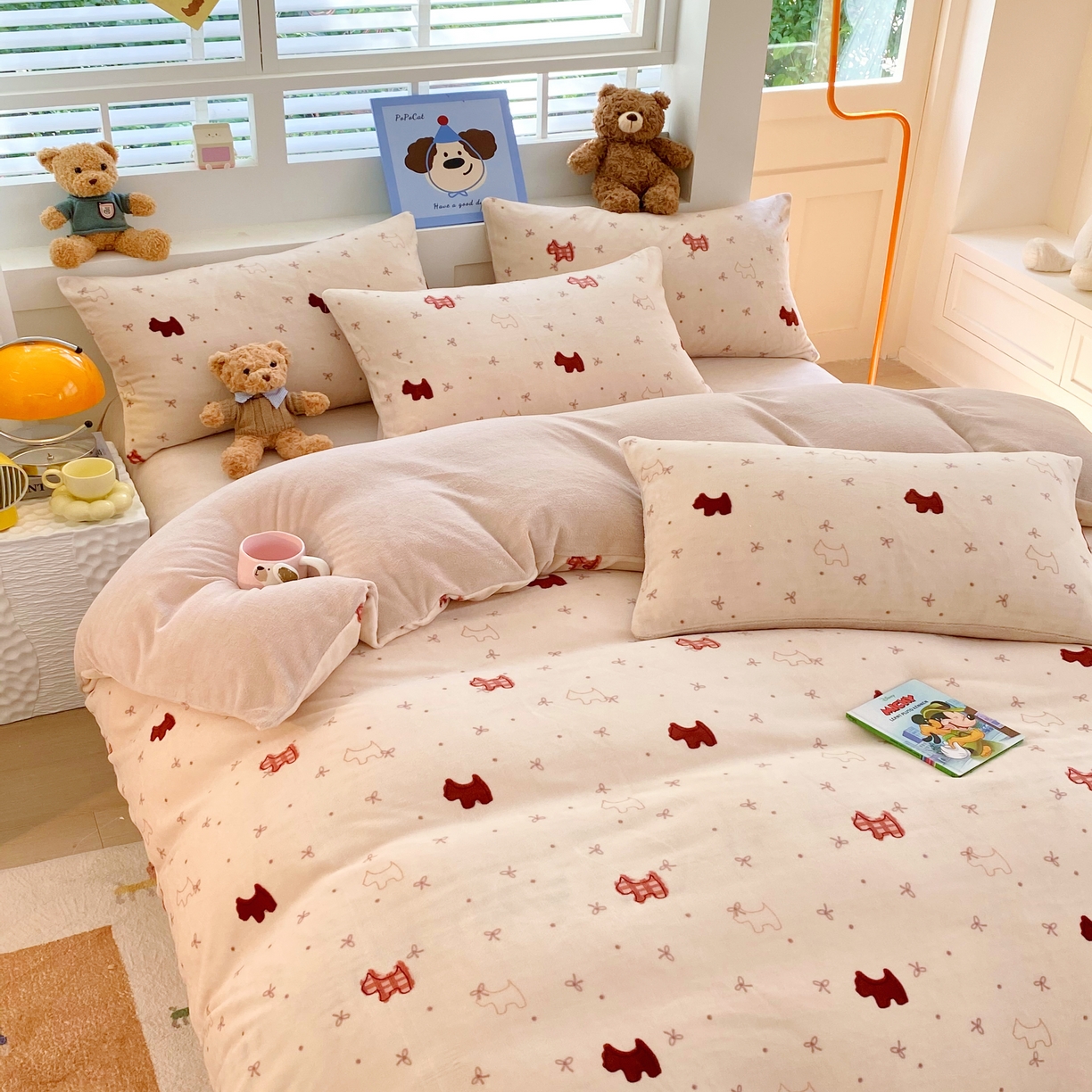 91家纺网 家纺一手货源 找家纺 悦织湾家纺 2025新款高克重牛奶绒印花四件套床单床笠轻奢时尚床上用品三四件套被套 奶油小狗