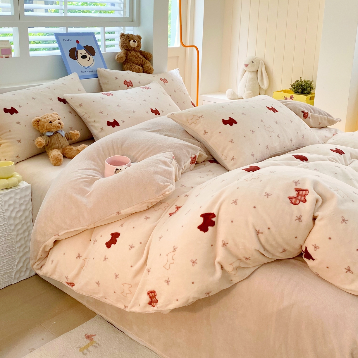 91家纺网 家纺一手货源 找家纺 悦织湾家纺 2025新款高克重牛奶绒印花四件套床单床笠轻奢时尚床上用品三四件套被套 奶油小狗