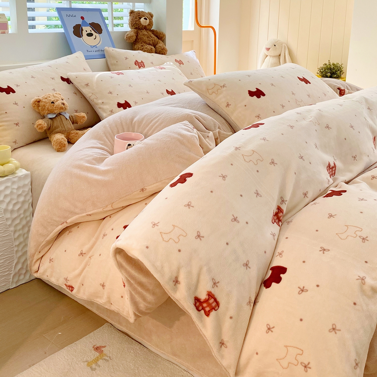 91家纺网 家纺一手货源 找家纺 悦织湾家纺 2025新款高克重牛奶绒印花四件套床单床笠轻奢时尚床上用品三四件套被套 奶油小狗