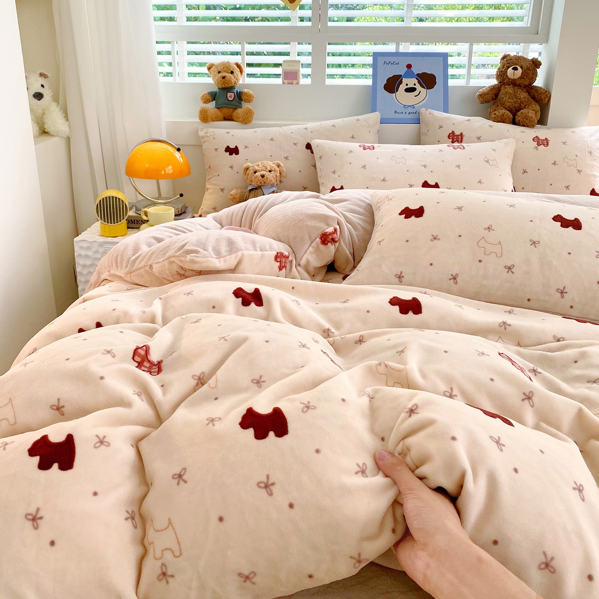 91家纺网 家纺一手货源 找家纺 悦织湾家纺 2025新款高克重牛奶绒印花四件套床单床笠轻奢时尚床上用品三四件套被套 奶油小狗