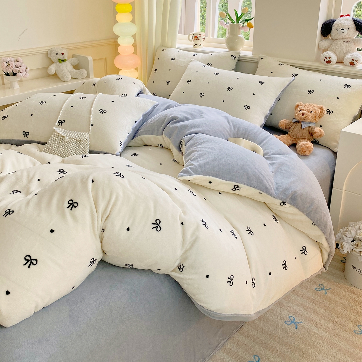 91家纺网 家纺一手货源 找家纺 悦织湾家纺 2025新款高克重牛奶绒印花四件套床单床笠轻奢时尚床上用品三四件套被套 甜蜜蝴蝶结