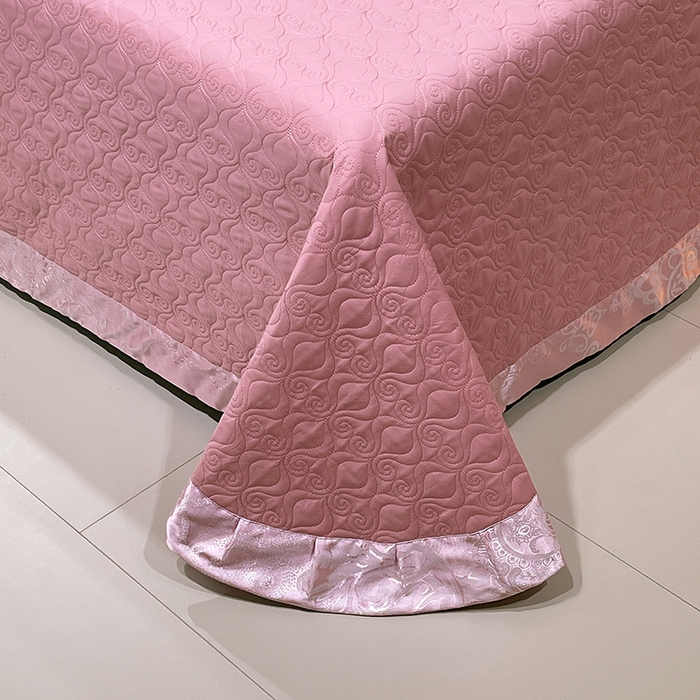 91家纺网 家纺一手货源 找家纺 小时代家纺 2025新款纯棉贡缎提花夹棉床盖四件套 豪华经典-豆沙