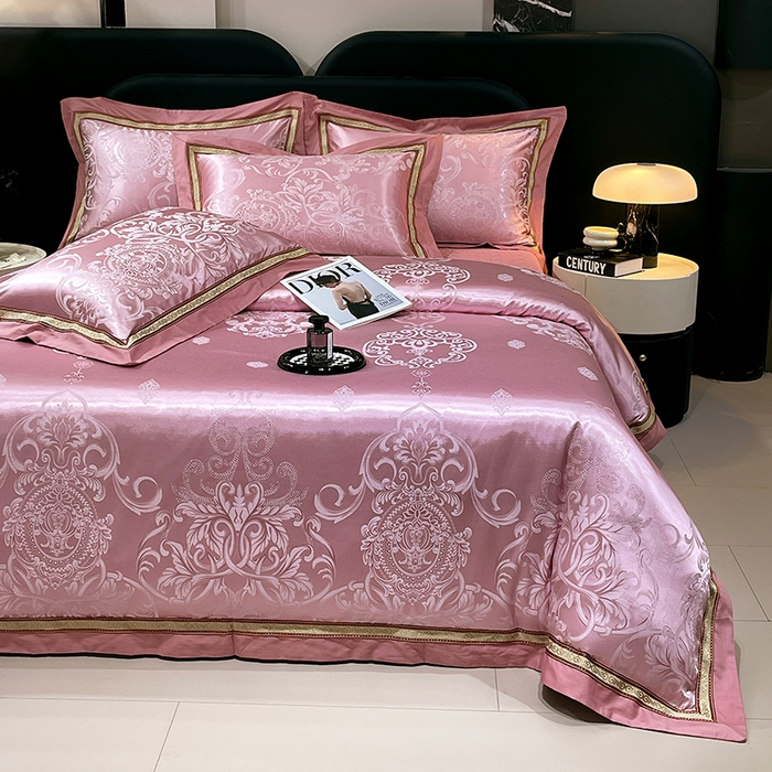 91家纺网 家纺一手货源 找家纺 小时代家纺 2025新款纯棉贡缎提花夹棉床盖四件套 豪华经典-豆沙