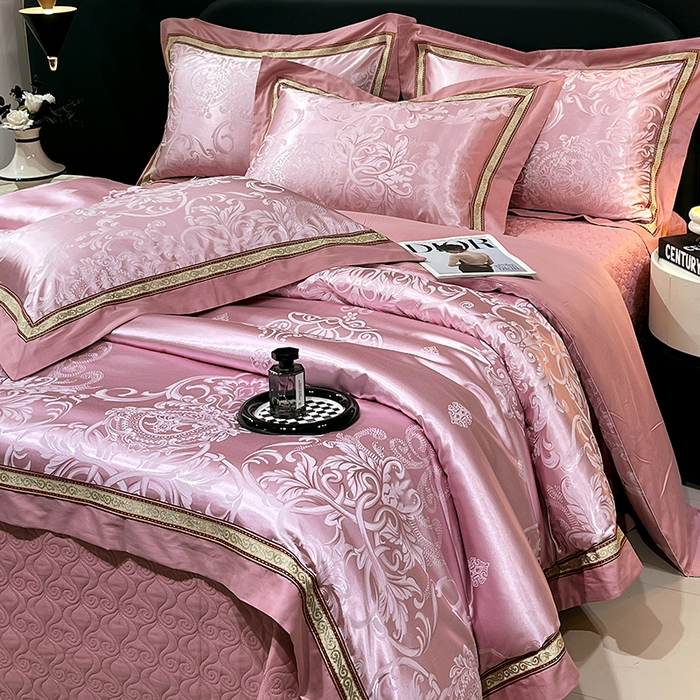 91家纺网 家纺一手货源 找家纺 小时代家纺 2025新款纯棉贡缎提花夹棉床盖四件套 豪华经典-豆沙