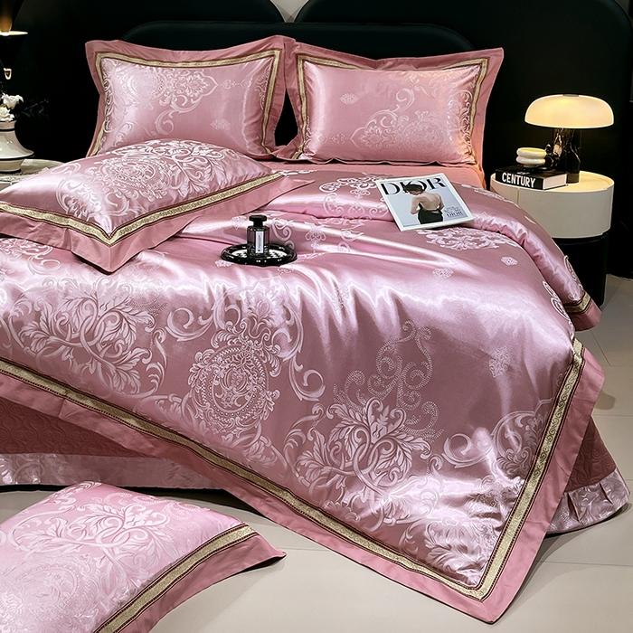 91家纺网 家纺一手货源 找家纺 小时代家纺 2025新款纯棉贡缎提花夹棉床盖四件套 豪华经典-豆沙