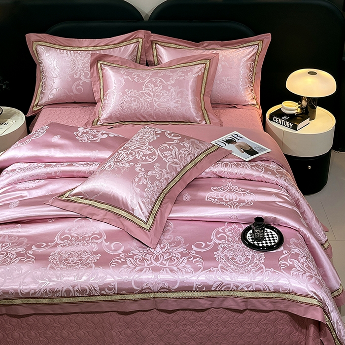 91家纺网 家纺一手货源 找家纺 小时代家纺 2025新款纯棉贡缎提花夹棉床盖四件套 豪华经典-豆沙
