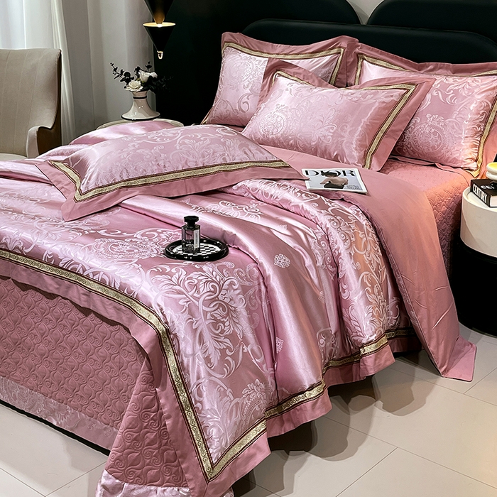 91家纺网 家纺一手货源 找家纺 小时代家纺 2025新款纯棉贡缎提花夹棉床盖四件套 豪华经典-豆沙