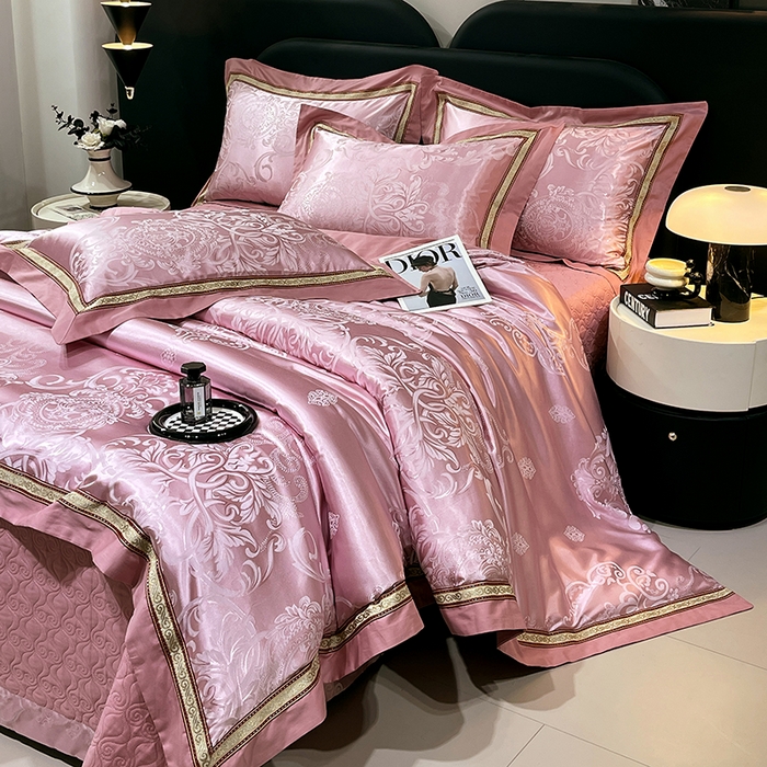 91家纺网 家纺一手货源 找家纺 小时代家纺 2025新款纯棉贡缎提花夹棉床盖四件套 豪华经典-豆沙