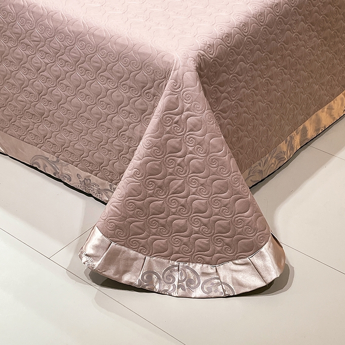 91家纺网 家纺一手货源 找家纺 小时代家纺 2025新款纯棉贡缎提花夹棉床盖四件套 豪华经典-灰金