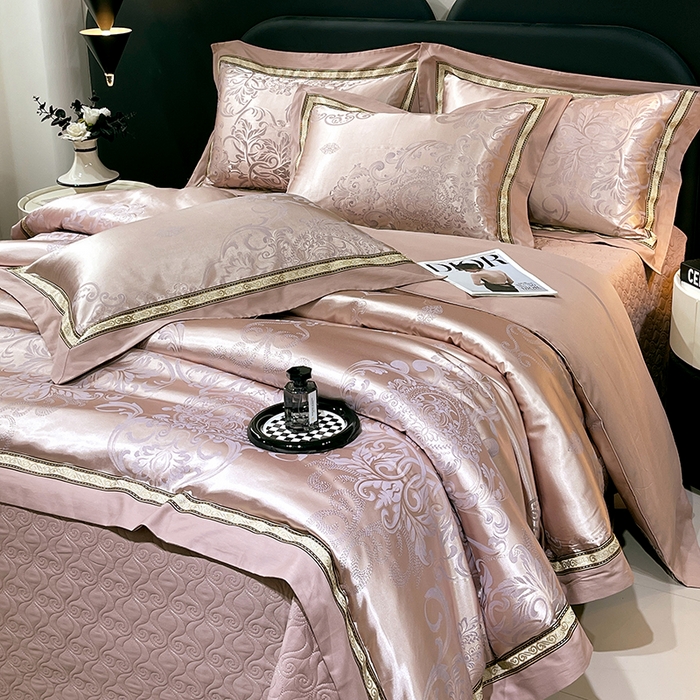 91家纺网 家纺一手货源 找家纺 小时代家纺 2025新款纯棉贡缎提花夹棉床盖四件套 豪华经典-灰金