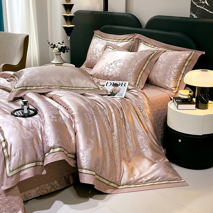 91家纺网 家纺一手货源 找家纺 小时代家纺 2025新款纯棉贡缎提花夹棉床盖四件套 豪华经典-灰金