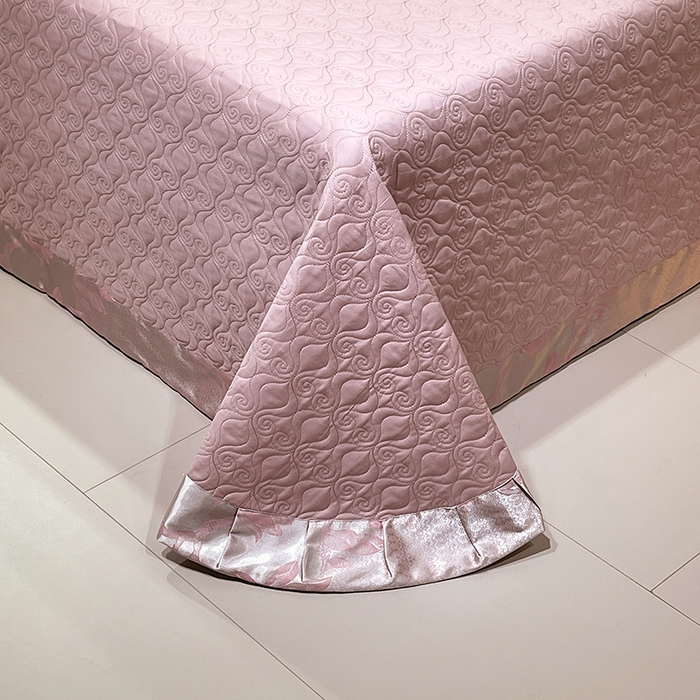 91家纺网 家纺一手货源 找家纺 小时代家纺 2025新款纯棉贡缎提花夹棉床盖四件套 华贵佳人-银粉