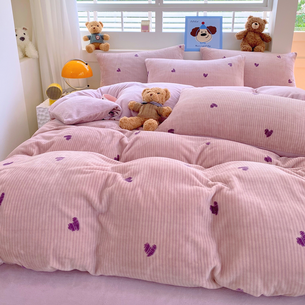 91家纺网 家纺一手货源 找家纺 悦织湾家纺 2025新款高克重牛奶绒印花四件套床单床笠轻奢时尚床上用品三四件套被套 条纹爱心