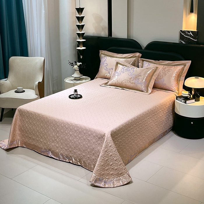 91家纺网 家纺一手货源 找家纺 小时代家纺 2025新款纯棉贡缎提花夹棉床盖四件套 简尚风姿