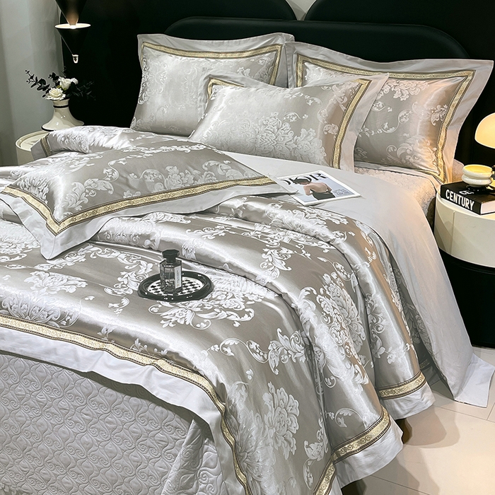 91家纺网 家纺一手货源 找家纺 小时代家纺 2025新款纯棉贡缎提花夹棉床盖四件套 维尼斯-浅灰