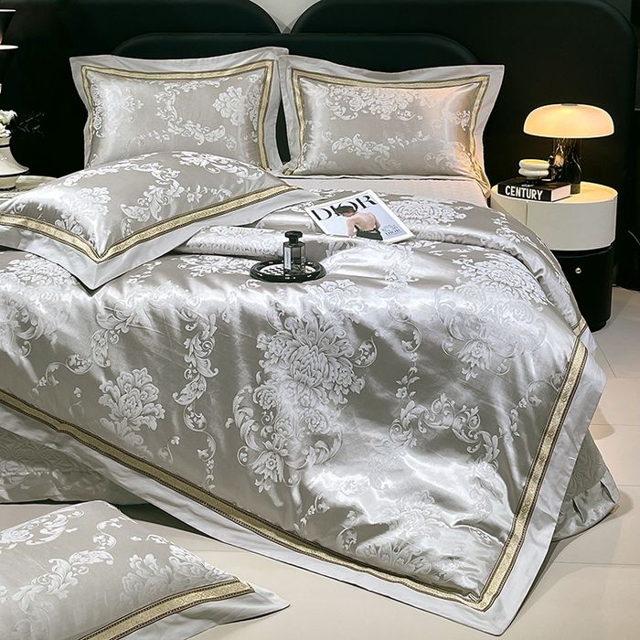 91家纺网 家纺一手货源 找家纺 小时代家纺 2025新款纯棉贡缎提花夹棉床盖四件套 维尼斯-浅灰