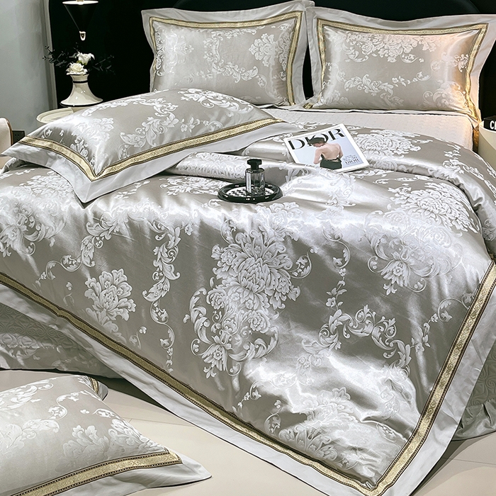 91家纺网 家纺一手货源 找家纺 小时代家纺 2025新款纯棉贡缎提花夹棉床盖四件套 维尼斯-浅灰