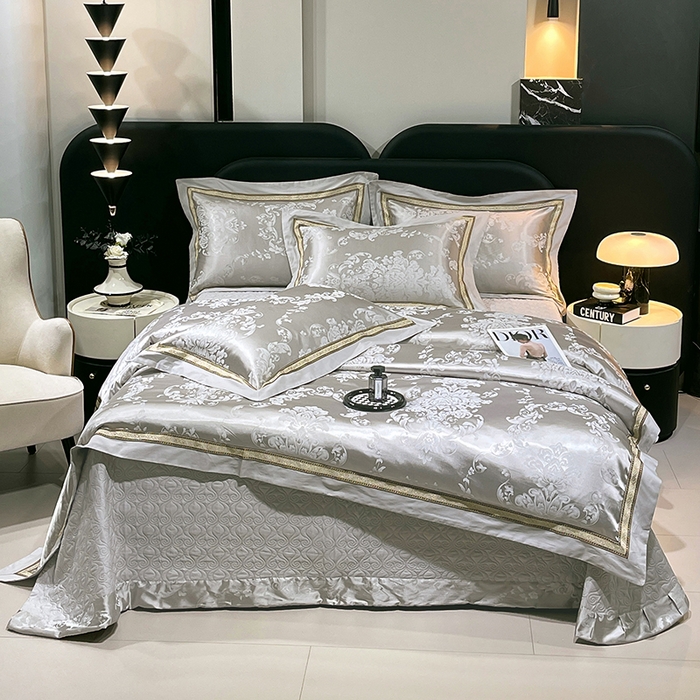 91家纺网 家纺一手货源 找家纺 小时代家纺 2025新款纯棉贡缎提花夹棉床盖四件套 维尼斯-浅灰