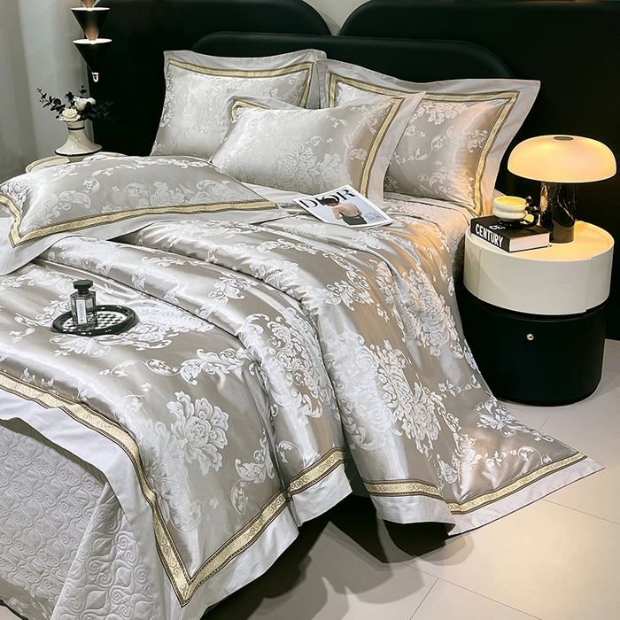 91家纺网 家纺一手货源 找家纺 小时代家纺 2025新款纯棉贡缎提花夹棉床盖四件套 维尼斯-浅灰