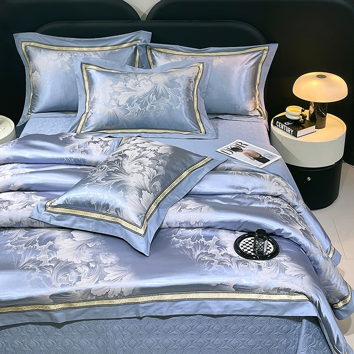 91家纺网 家纺一手货源 找家纺 小时代家纺 2025新款纯棉贡缎提花夹棉床盖四件套 逸彩飞扬-兰灰