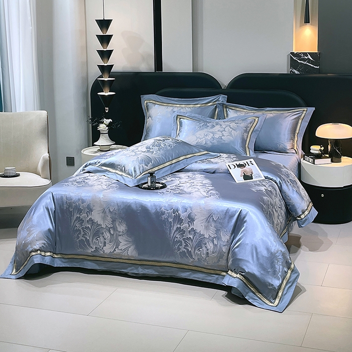 91家纺网 家纺一手货源 找家纺 小时代家纺 2025新款纯棉贡缎提花夹棉床盖四件套 逸彩飞扬-兰灰