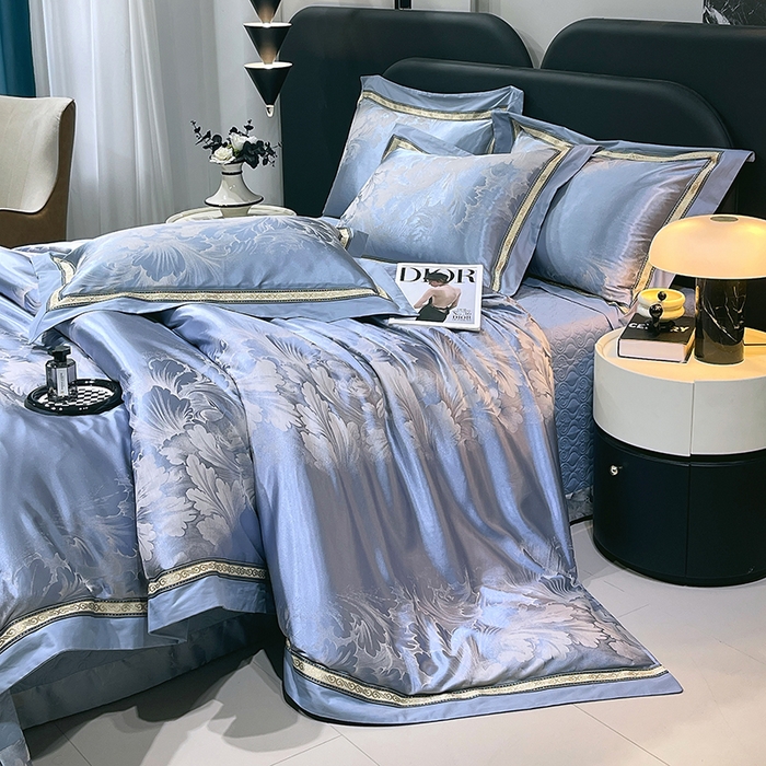 91家纺网 家纺一手货源 找家纺 小时代家纺 2025新款纯棉贡缎提花夹棉床盖四件套 逸彩飞扬-兰灰