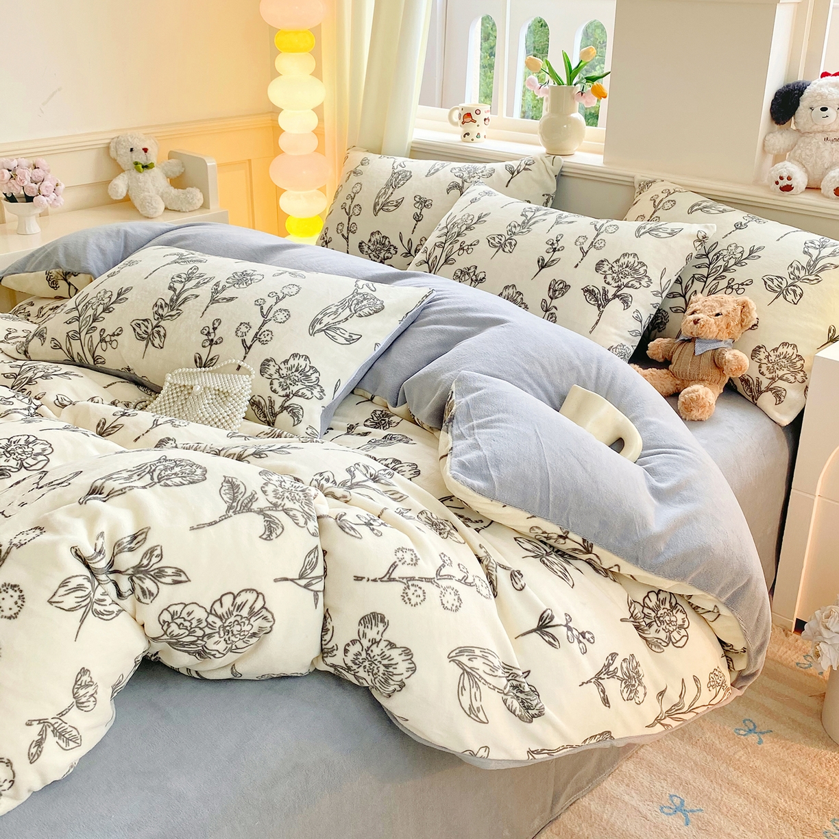 91家纺网 家纺一手货源 找家纺 悦织湾家纺 2025新款高克重牛奶绒印花四件套床单床笠轻奢时尚床上用品三四件套被套 兔斯基