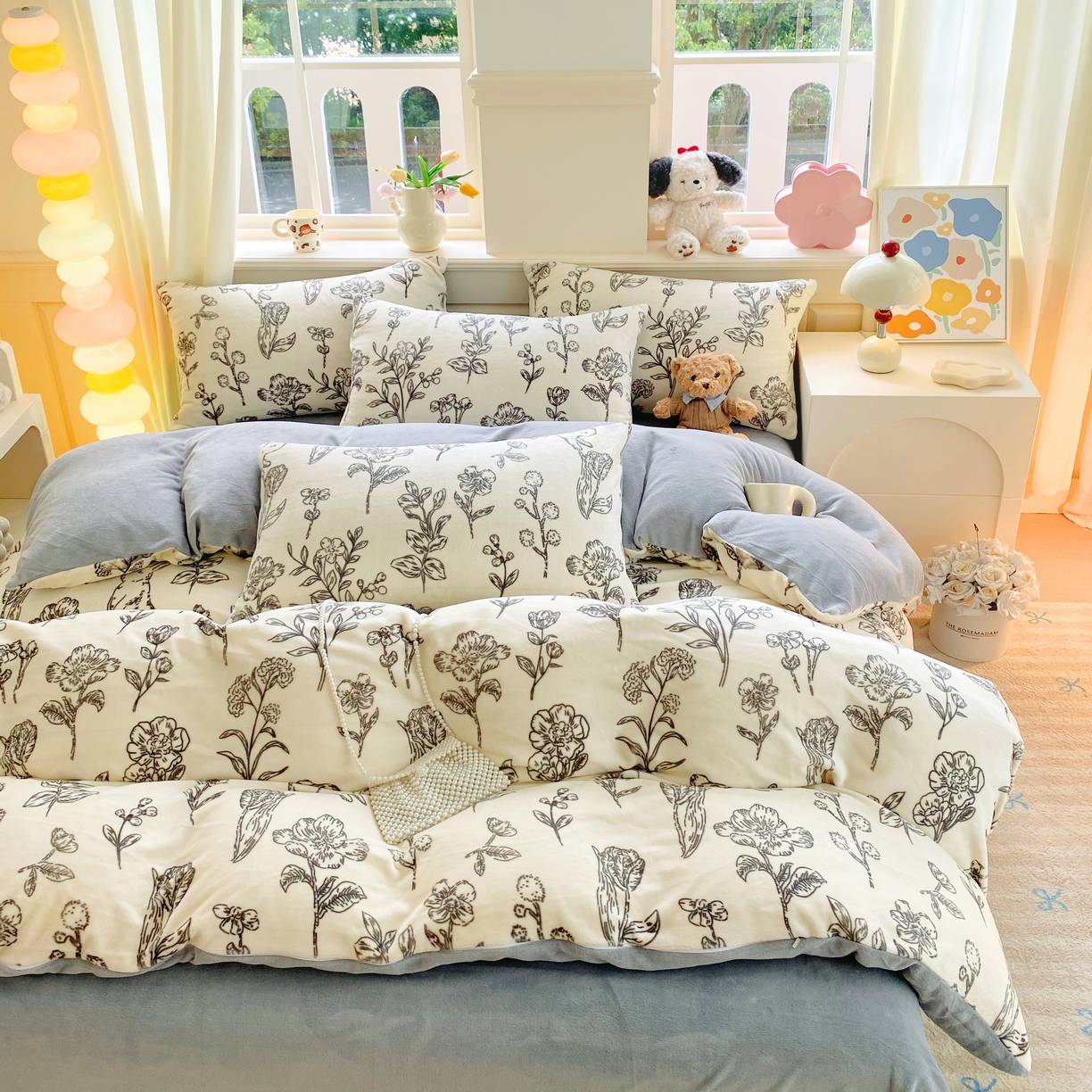 91家纺网 家纺一手货源 找家纺 悦织湾家纺 2025新款高克重牛奶绒印花四件套床单床笠轻奢时尚床上用品三四件套被套 兔斯基