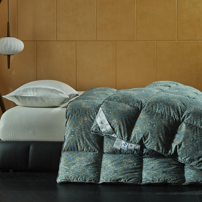 91家纺网 家纺一手货源 找家纺 暖羽屋羽绒馆 2025新款罗斯空间鹅绒丝被子95白鹅绒丝被芯双人婚庆冬被春秋被子被芯 D 烟雨青