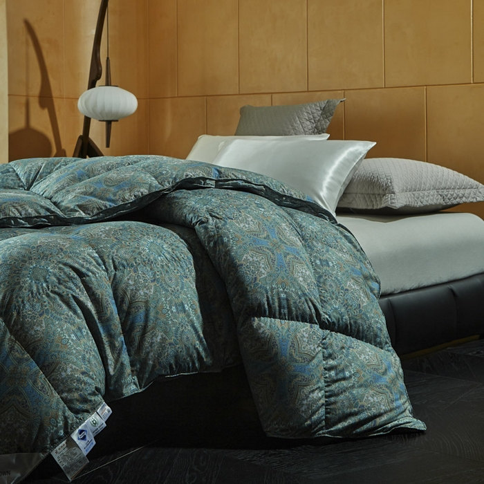 91家纺网 家纺一手货源 找家纺 暖羽屋羽绒馆 2025新款罗斯空间鹅绒丝被子95白鹅绒丝被芯双人婚庆冬被春秋被子被芯 D 烟雨青