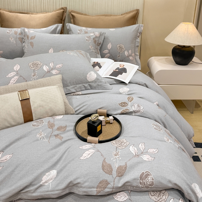 91家纺网 家纺一手货源 找家纺 凌鼎 2025新款100%全棉磨毛四件套数码印花加厚纯棉磨毛四件套玫瑰爱恋灰